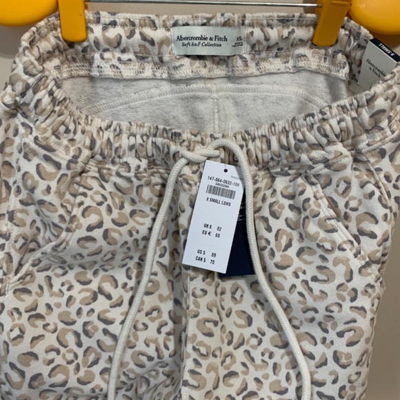 Abercrombie and Fitch XS long sweats - Picture 3 of 3